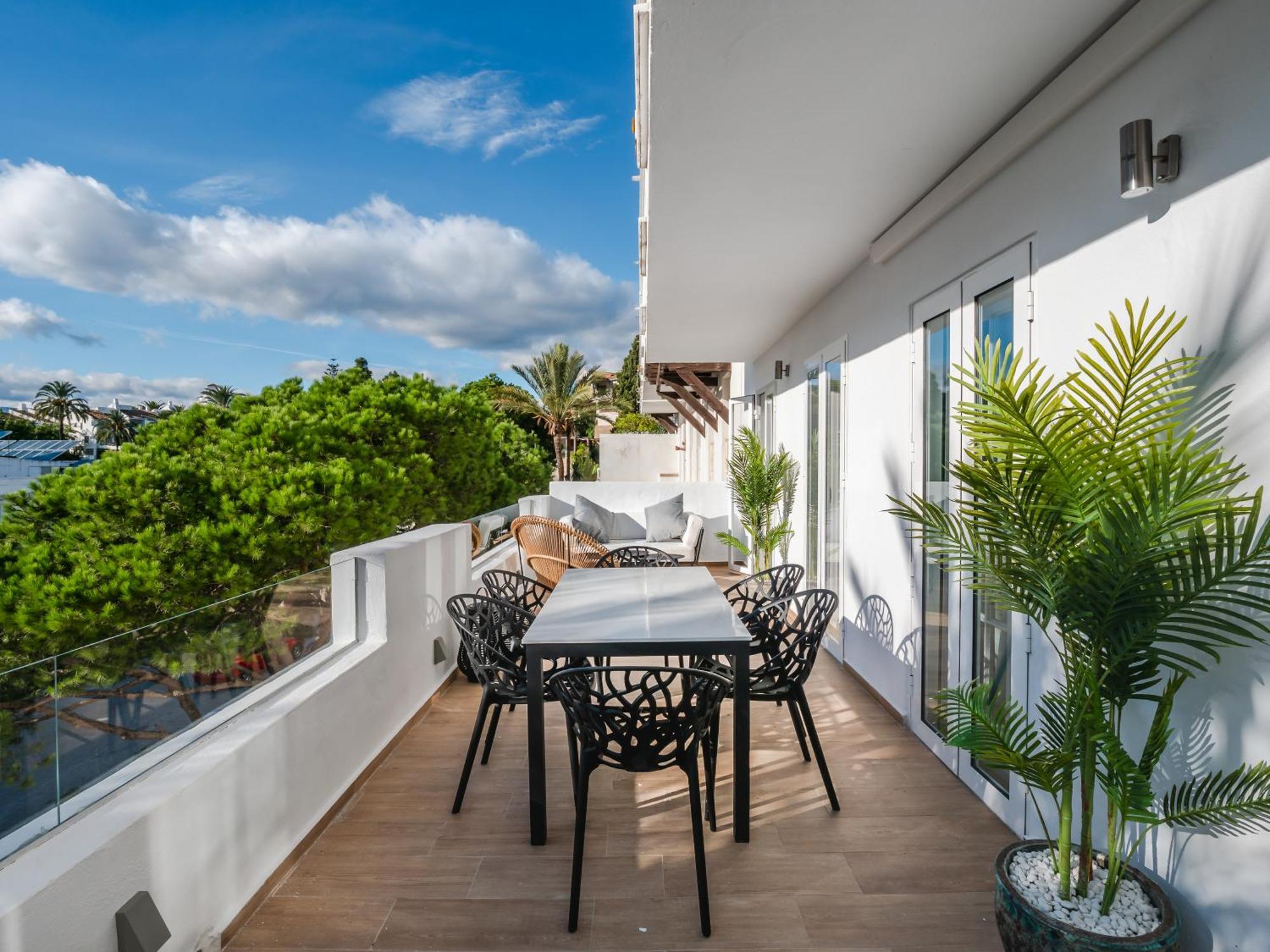 3 Bdrm Stylish Apt W Pool In Puerto Banus Marbella Eksteriør billede