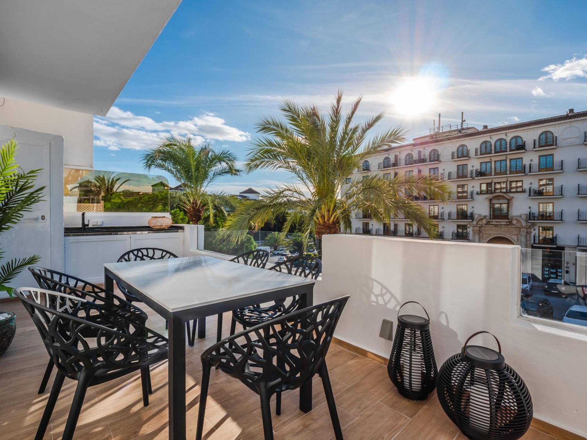 3 Bdrm Stylish Apt W Pool In Puerto Banus Marbella Eksteriør billede