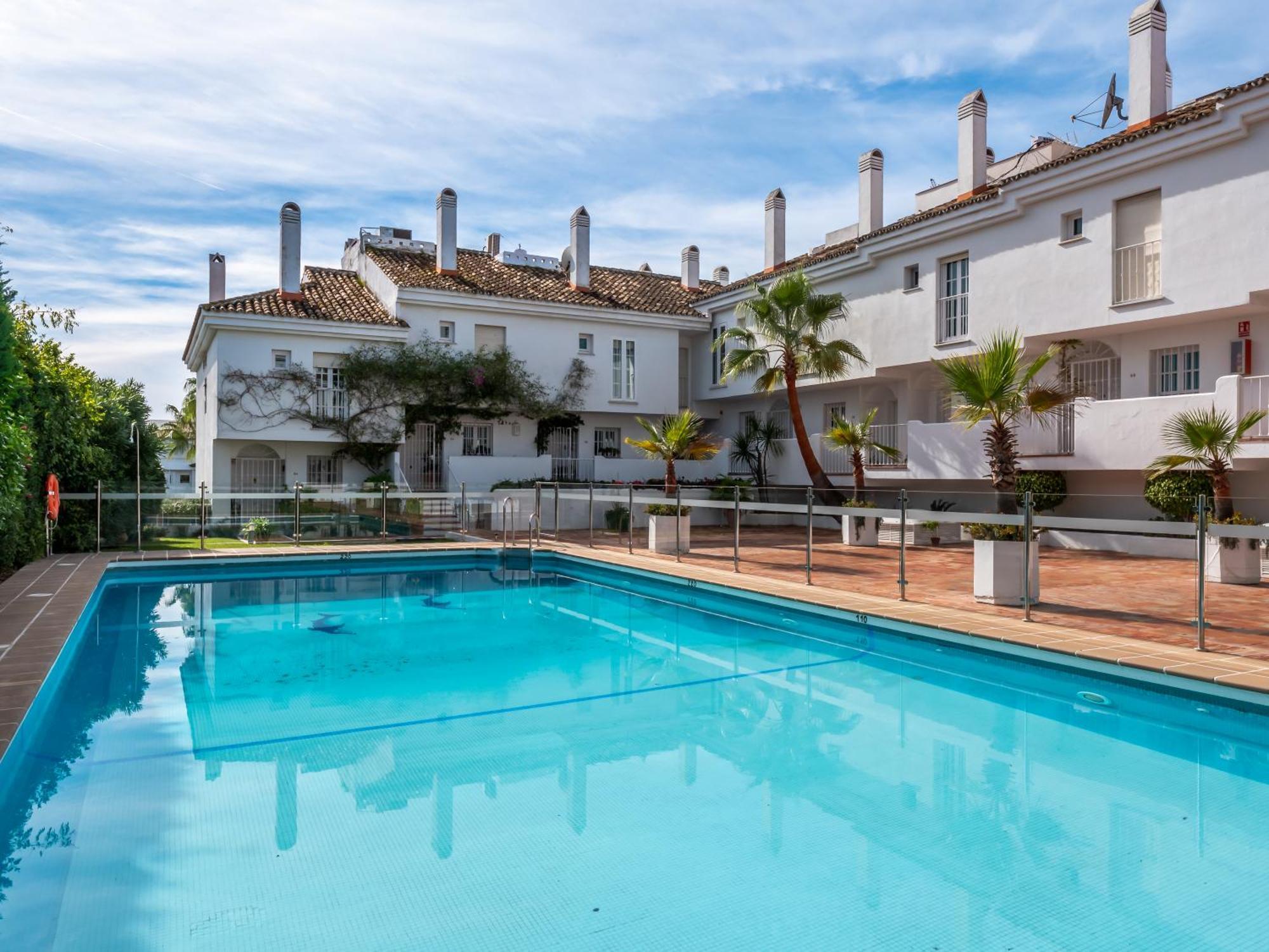 3 Bdrm Stylish Apt W Pool In Puerto Banus Marbella Eksteriør billede