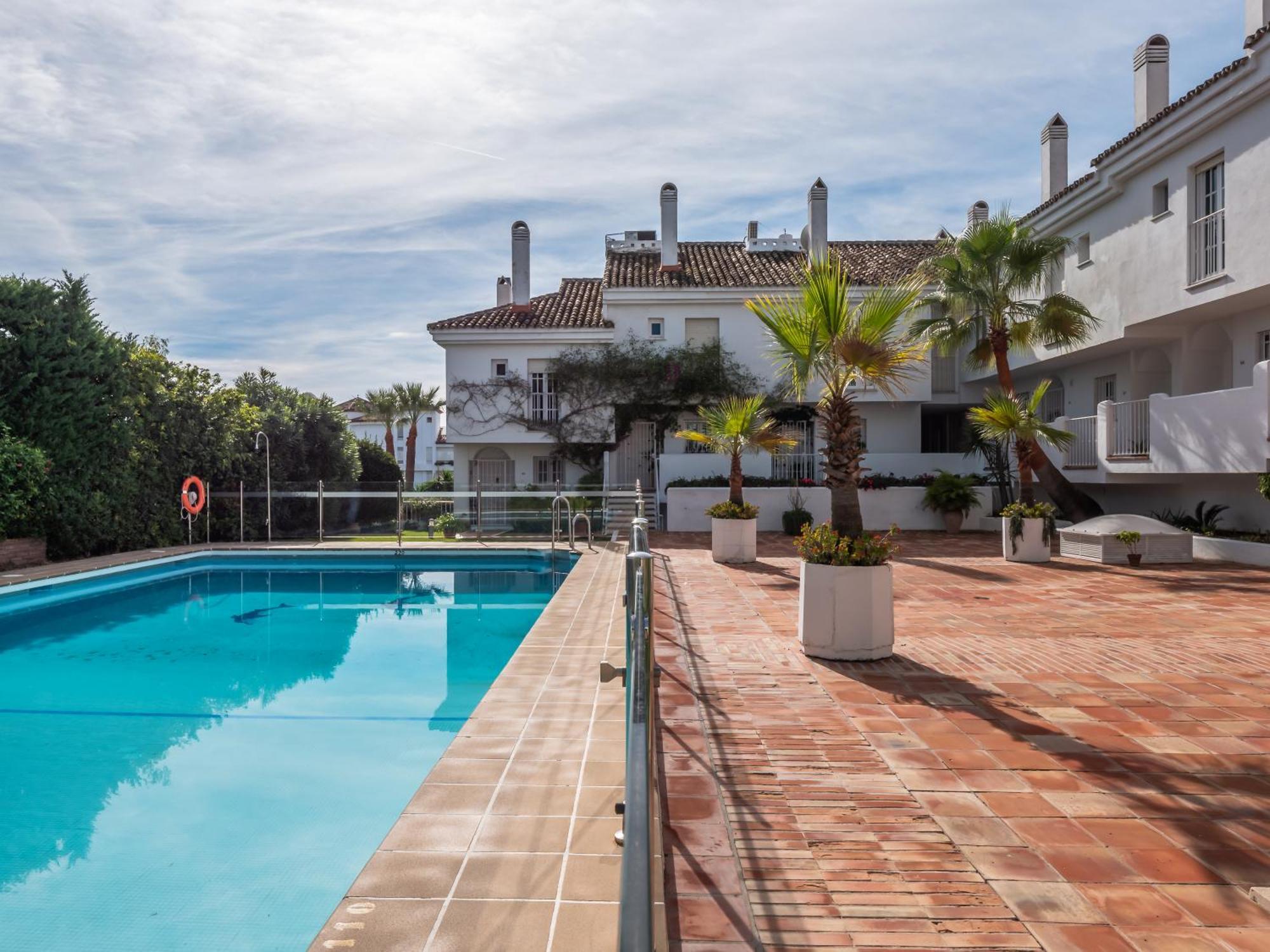 3 Bdrm Stylish Apt W Pool In Puerto Banus Marbella Eksteriør billede