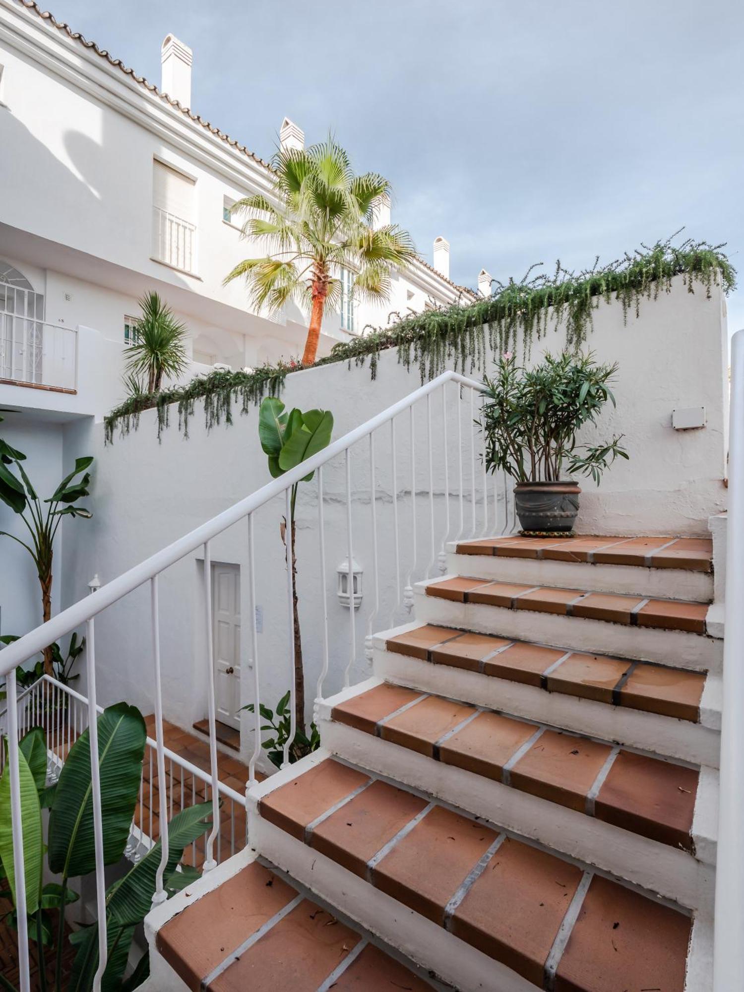 3 Bdrm Stylish Apt W Pool In Puerto Banus Marbella Eksteriør billede